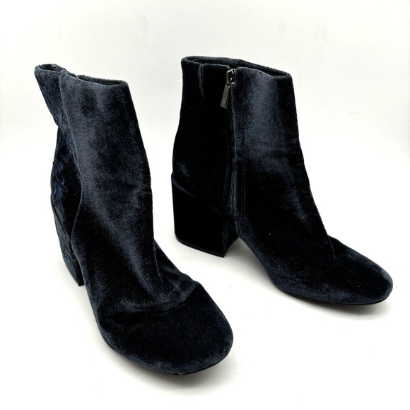 2017 Kenneth Cole 'RENNA' Blue Velvet Floral Embroidered Block Heel Boot 9.5M - Picture 4 of 16